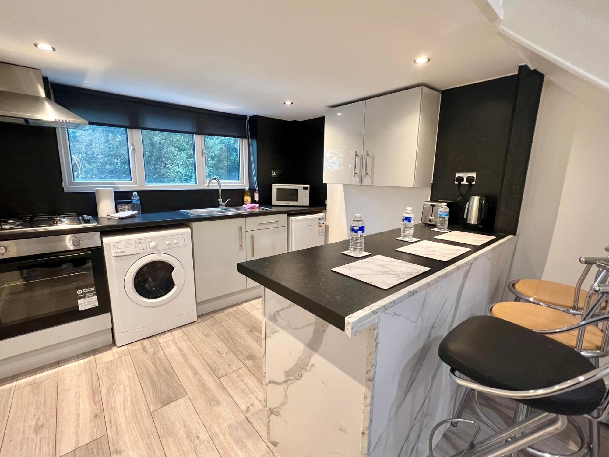 Comfy Apartments - Finchley Road Лондон Екстериор снимка