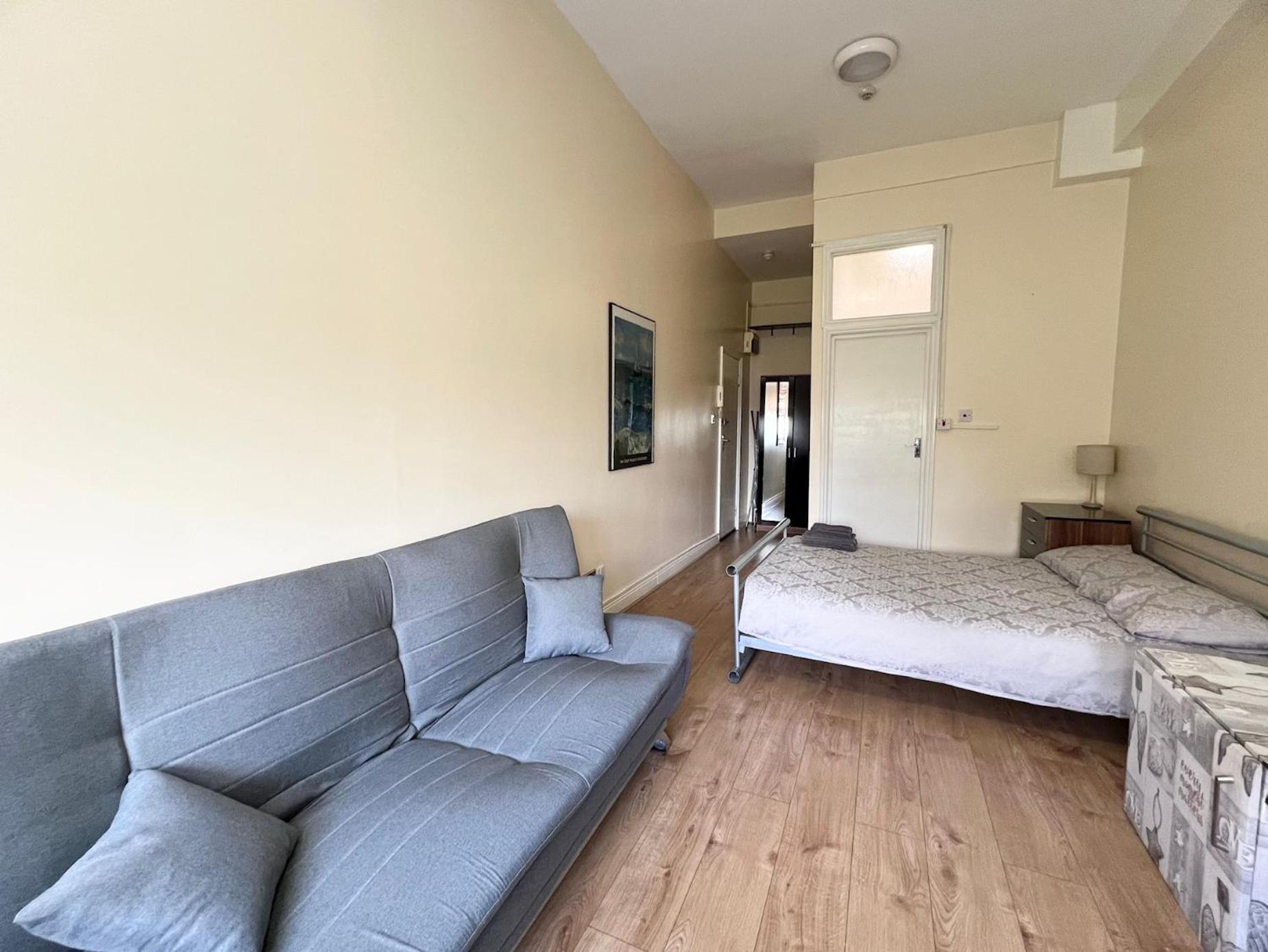 Comfy Apartments - Finchley Road Лондон Екстериор снимка